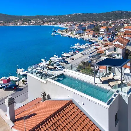 Lux Villa *