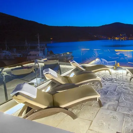 Lux 别墅 Vinišće