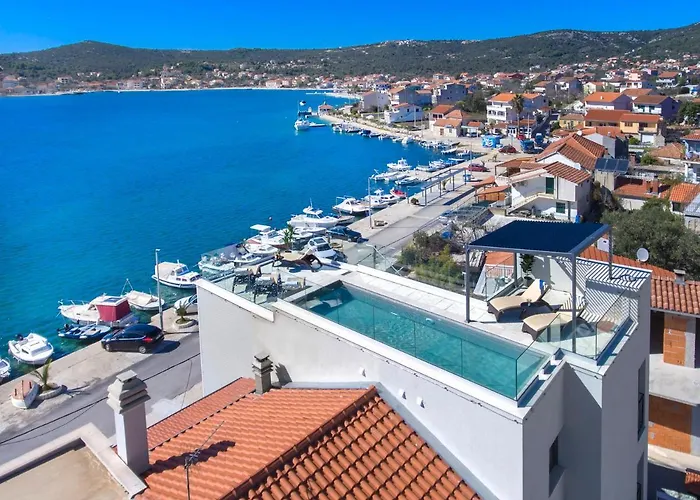 Lux Villa *