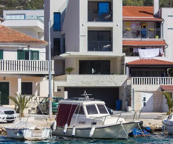 Lux Villa *