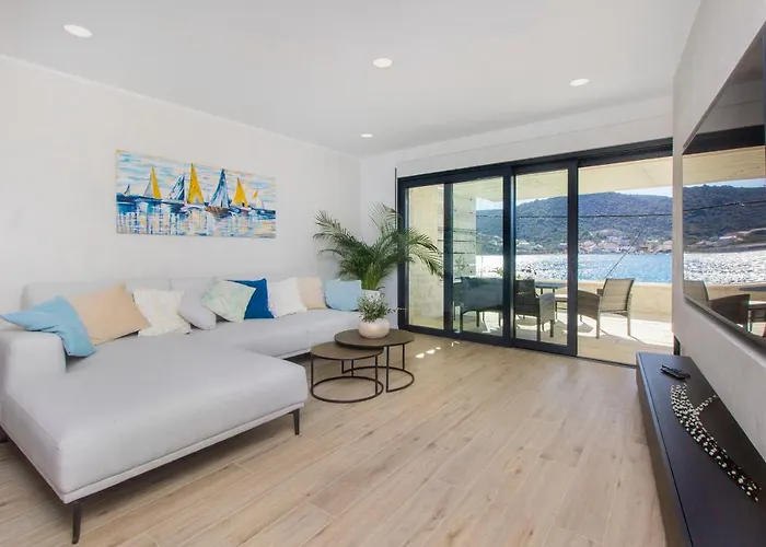 Lux Villa *