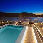 Lux